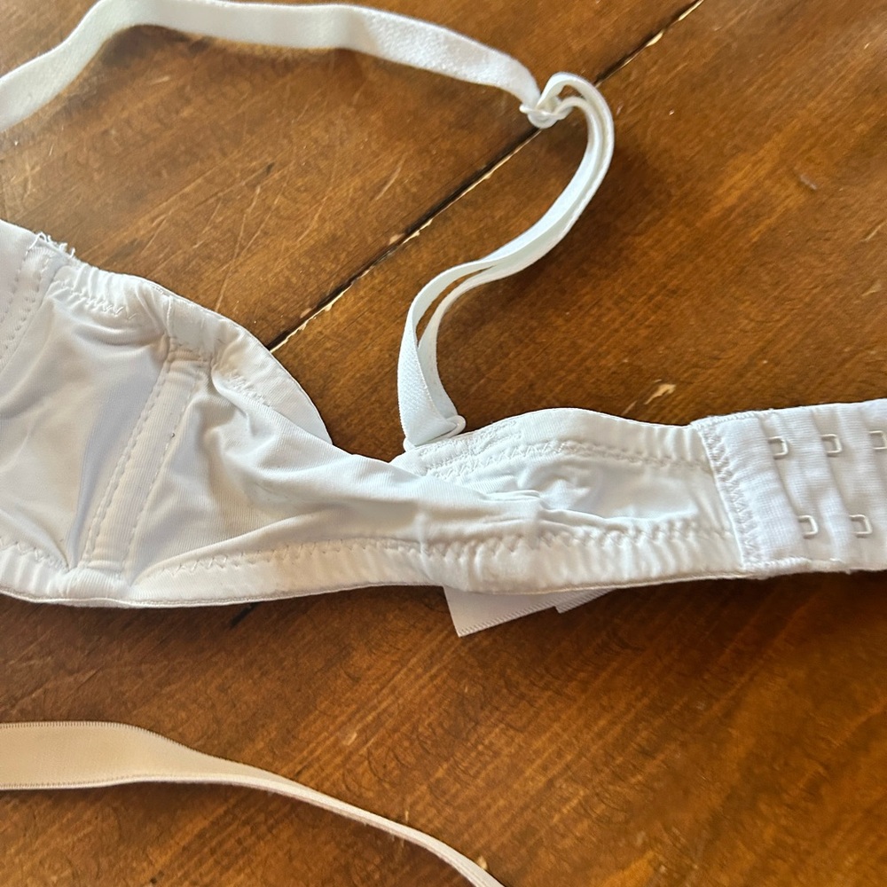 Elegant Women's Intimates Set - White and Cream - Picture 3 of 4